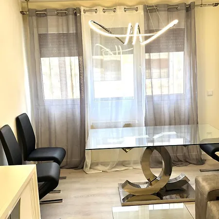 Free Parking & & Near Train Station Cordoba