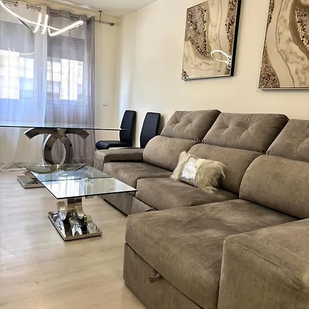 Apartment Free Parking & & Near Train Station *