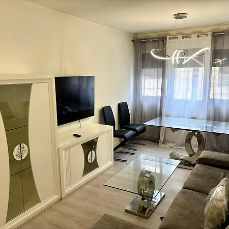 Free Parking & & Near Train Station Cordoba