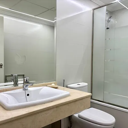 Free Parking & & Near Train Station Apartment Cordoba